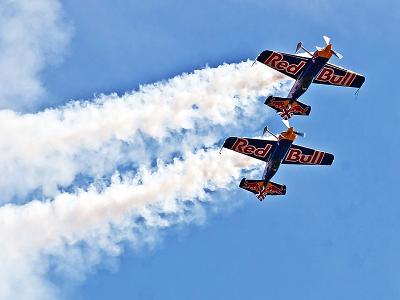 Aerobatic-Redbulls011