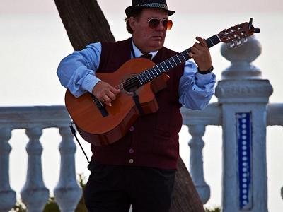 Benidorm-Guitarist001